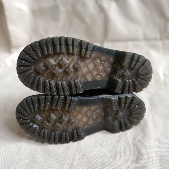 Dr. Martens Junior Devon Bex Black Leather Ankle Boots - Picture 6 of 7